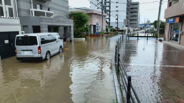 【大雨】ドローン映像 住宅街の道路が冠水 7月としては最大となる大雨を観測した宗像市 福岡