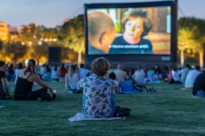 park your cinema: οι ταινίες που θα δούμε τον ιούλιο στο ξέφωτο του κπισν