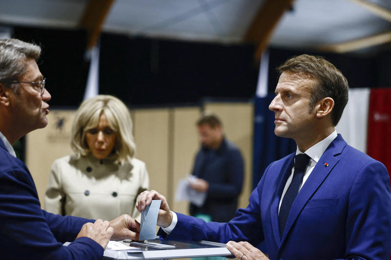 francouzské volby byly katastrofou pro macrona, končí jeho éra, píše tisk