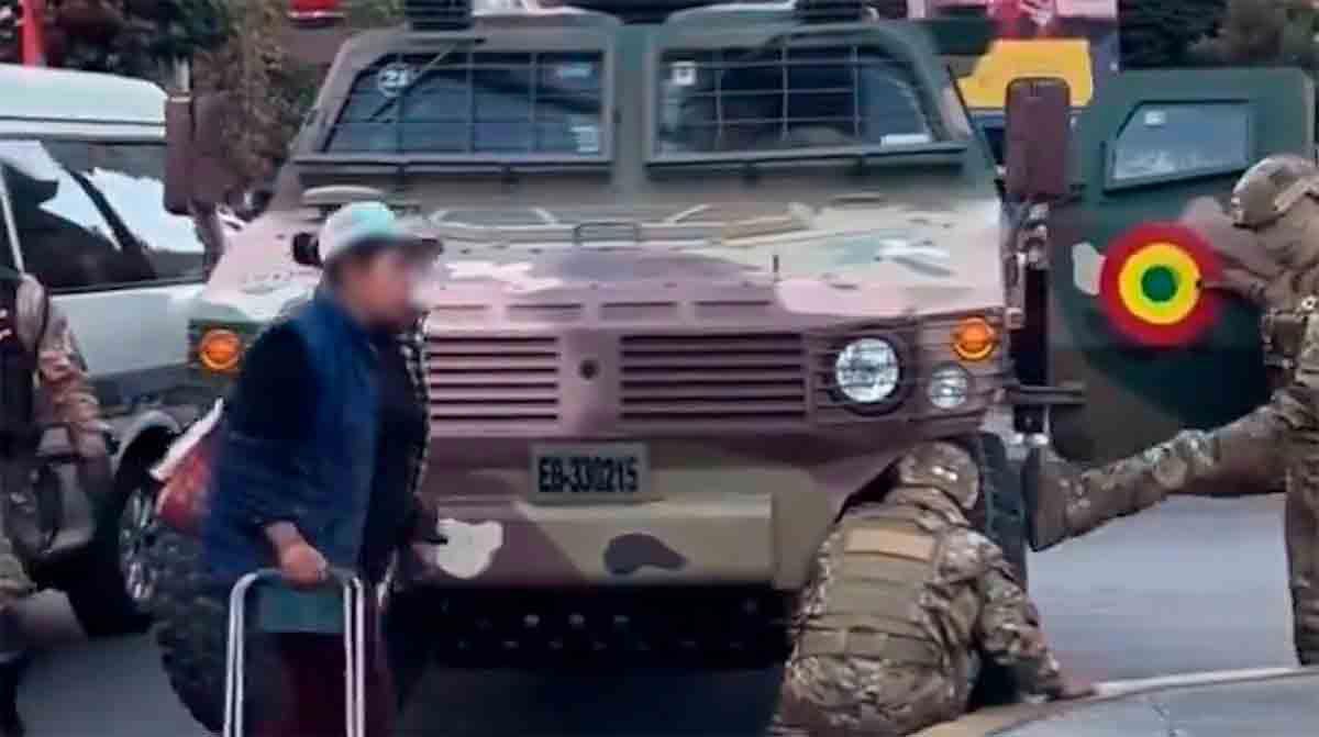 vídeo: blindado rpc tiger de fabricação chinesa vira piada durante tentativa de golpe boliviano