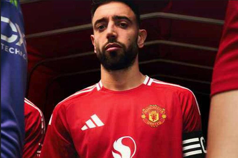 man utd unveil new 2024/25 adidas kit as fans all say the same thing