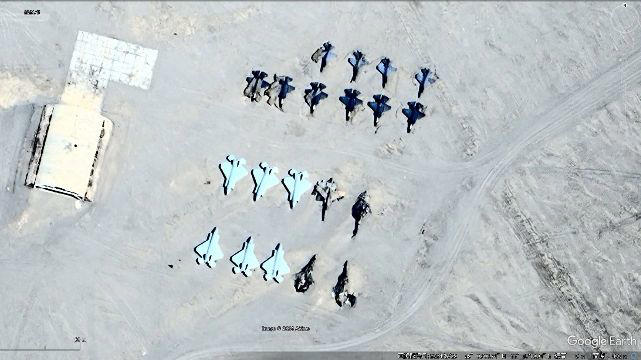 新疆沙漠不止有美國航空母艦、f-22、f-35 連日本軍事基地都有