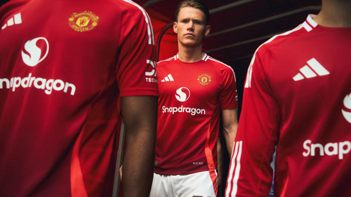 manchester united unveil 2024-25 home kit with unique busby babes concept