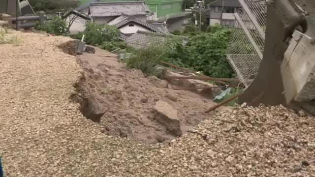 未明から大雨 各地で土砂崩れ、河川増水 ｊｒ在来線再開は午後以降 引き続き警戒を 広島