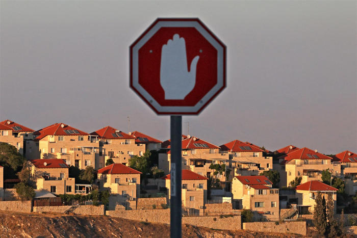 israël erkent vijf illegale joodse nederzettingen op de westelijke jordaanoever