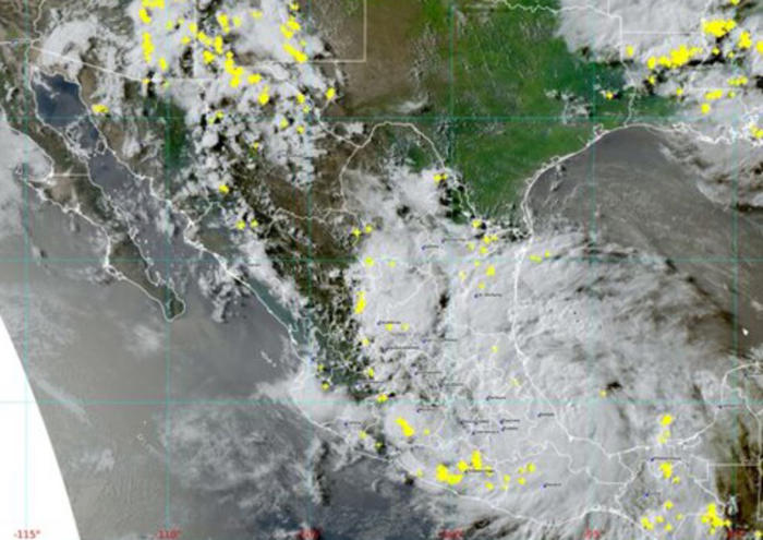 depresión tropical se convierte en tormenta 'chris' en el golfo de méxico