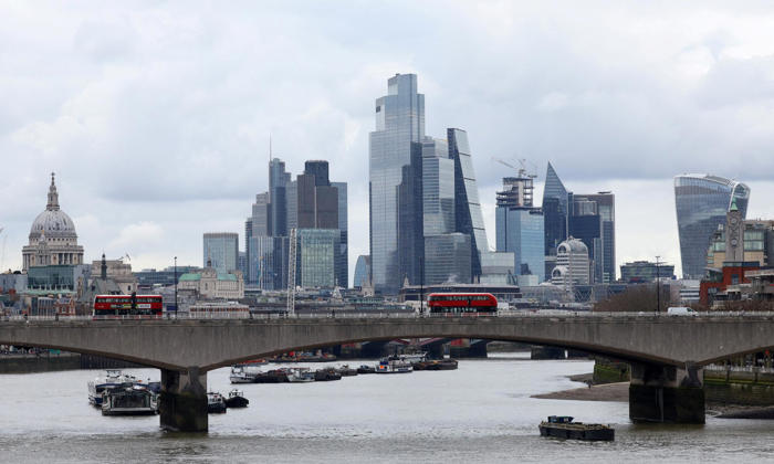 london investment bankers to rake in bigger bonuses after two-year slump