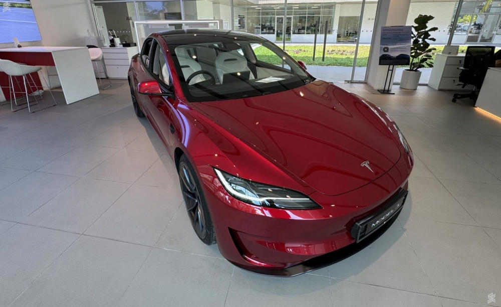 tesla malaysia begins model 3 performance deliveries, over 100 units this weekend