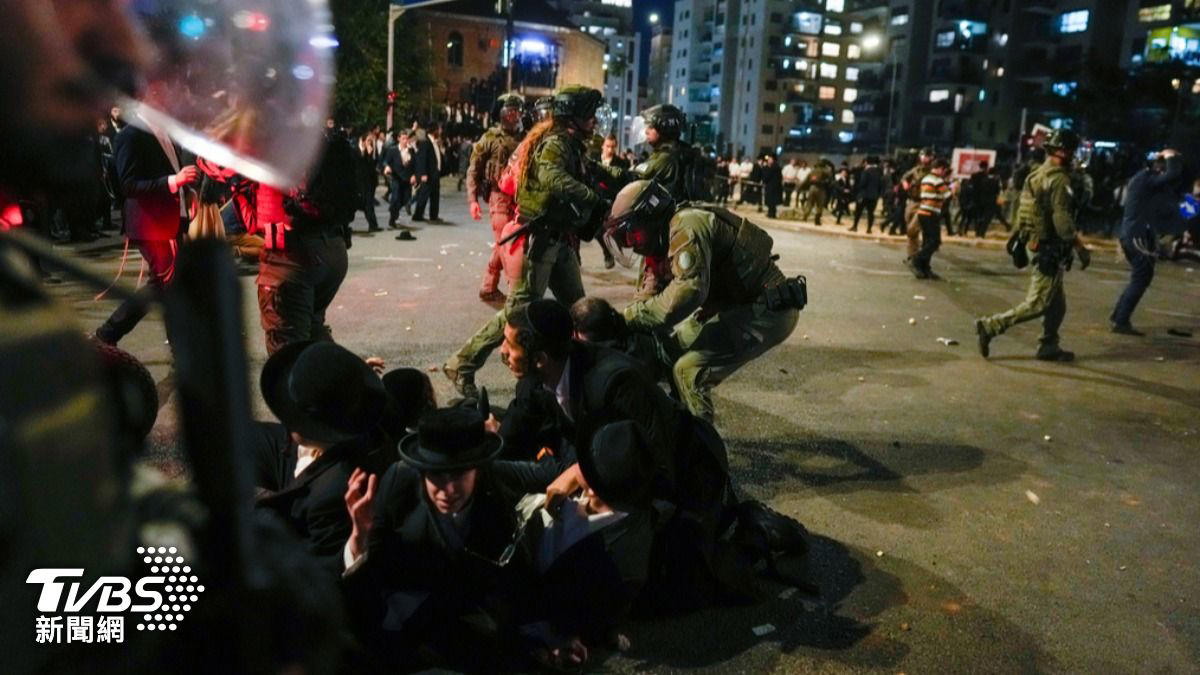 有片／「寧死也不要入伍」 數萬以色列正統派與警爆發衝突