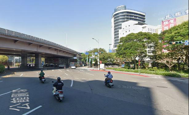 越南旅遊抬頭嚇傻！一看街景「以為台北市」 全場見2照愣了：比我們好