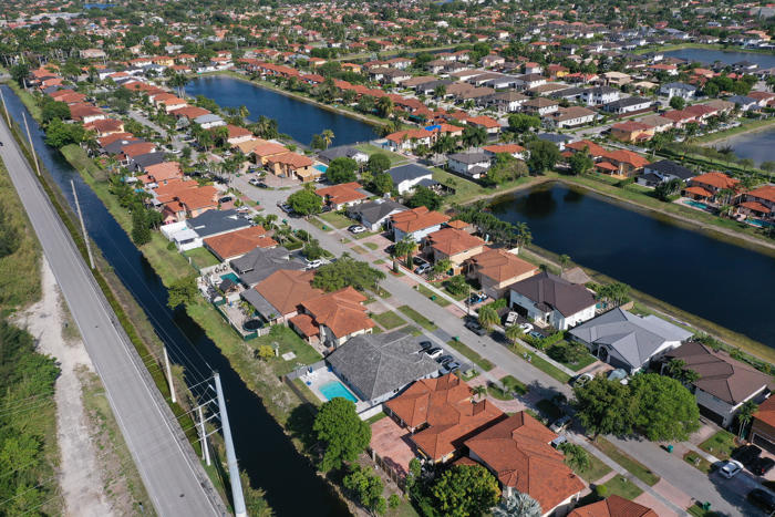 florida housing market 'at risk' in 13 different cities