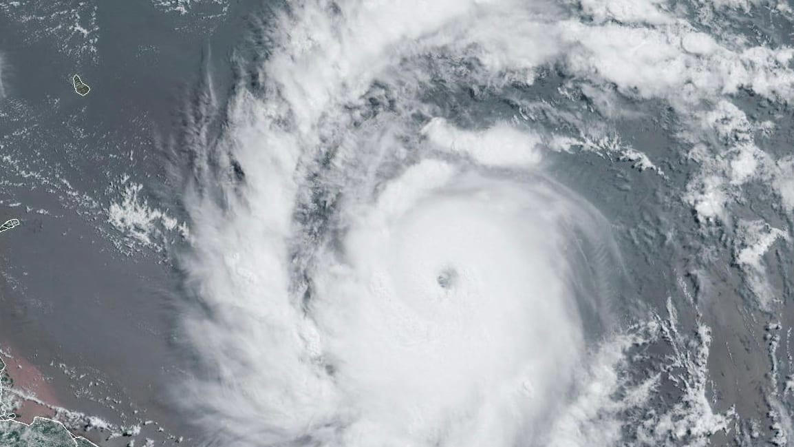sturzfluten erwartet - windgeschwindigkeiten von 215 km/h – hurrikan „beryl“ gewinnt beängstigend an kraft