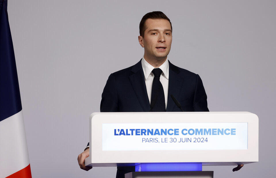 le-pen-beben in frankreich: macron-kandidaten ziehen sich zurück