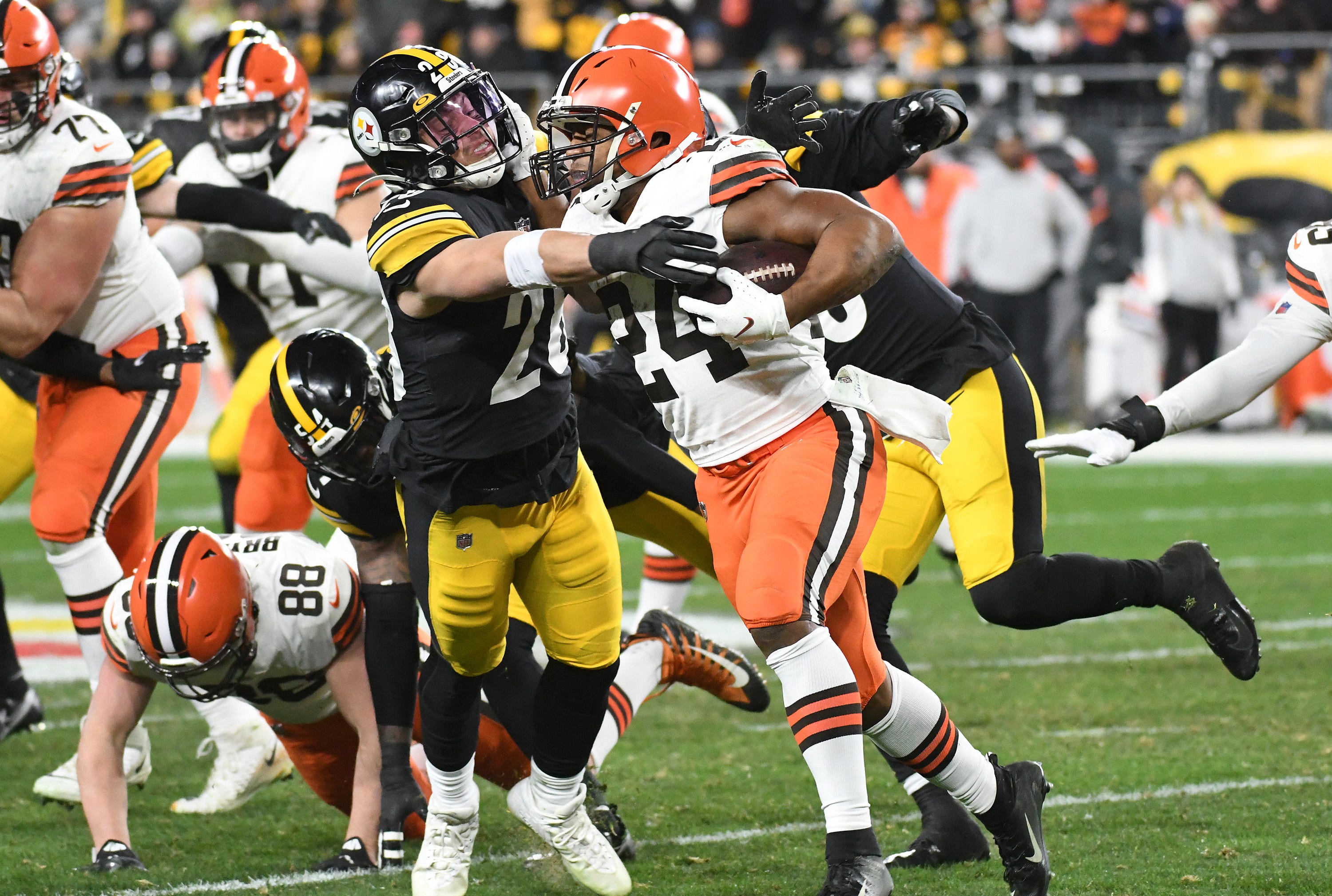 Browns RB Nick Chubb Documenting Journey From Knee Injury Recovery