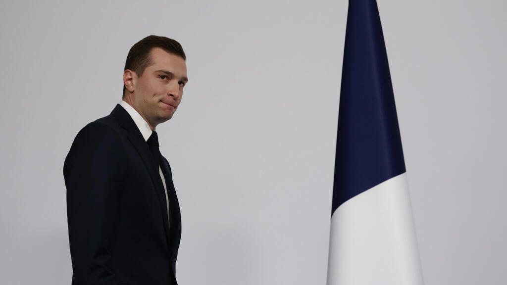 imprensa francesa pede 'bloqueio republicano' contra extrema direita no 2° turno das eleições legislativas