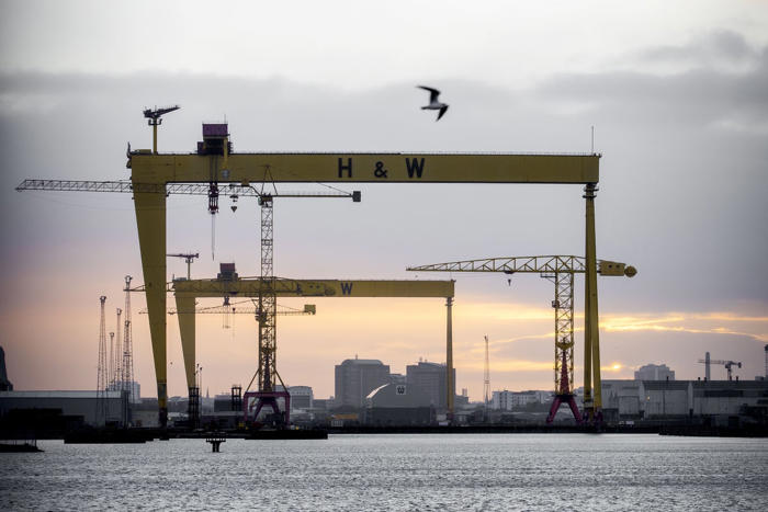 harland & wolff suspends shares over accounts delay