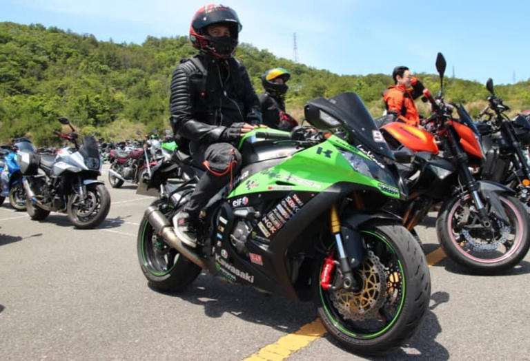 こだわりのステッカーチューン！ZX-10R【みんなのバイク】