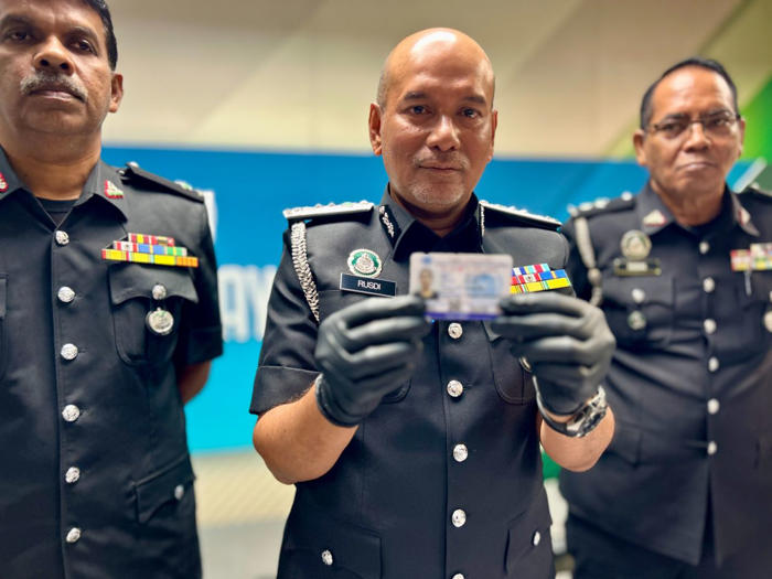 syndicate luring myanmar nationals with unrecognised refugee cards busted in jb