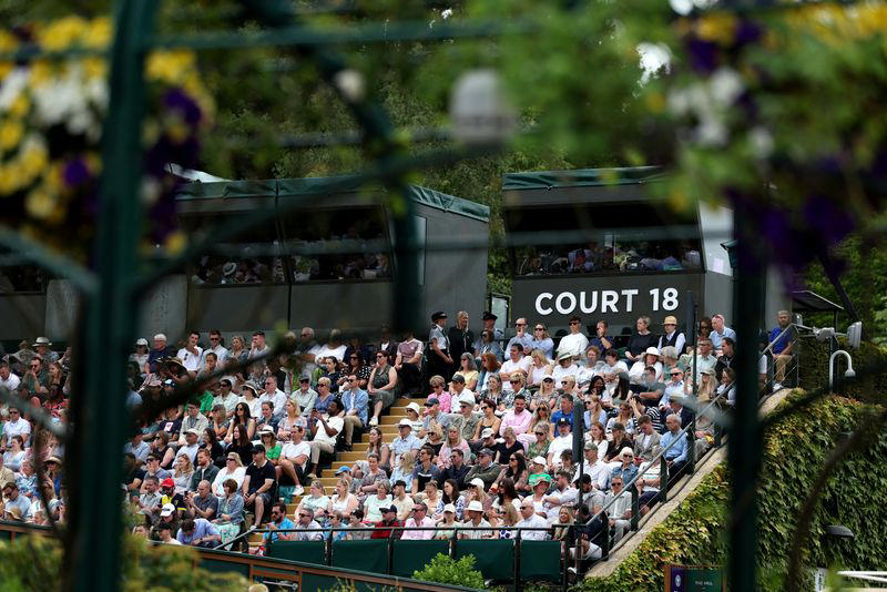 tennis-thousands of fans arrive at wimbledon as grand slam begins