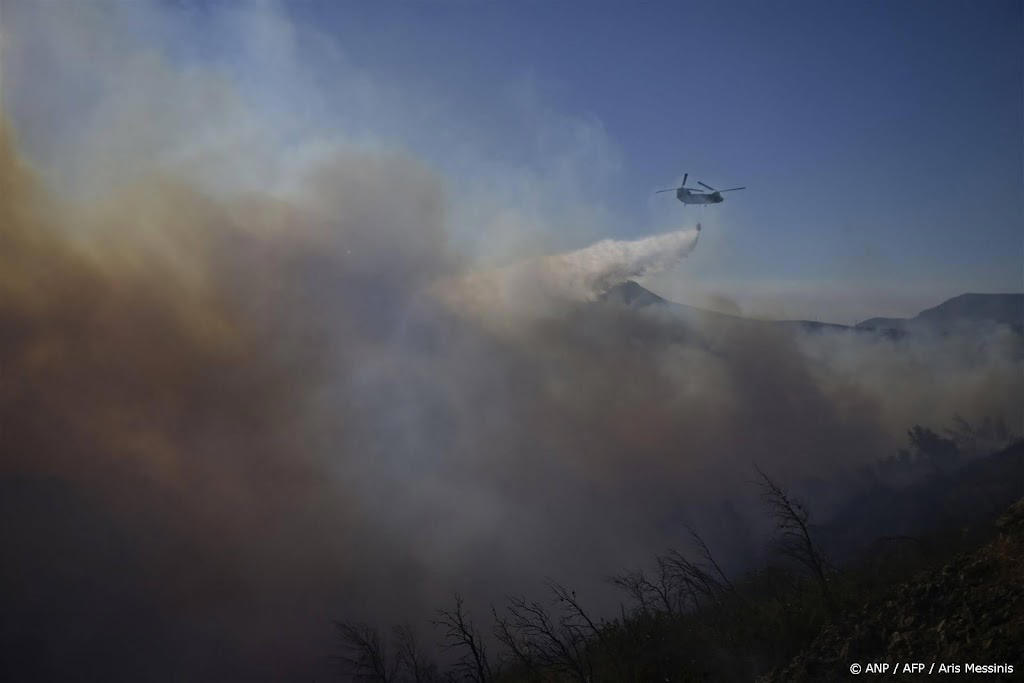 griekse premier waarschuwt voor risico op branden in de zomer