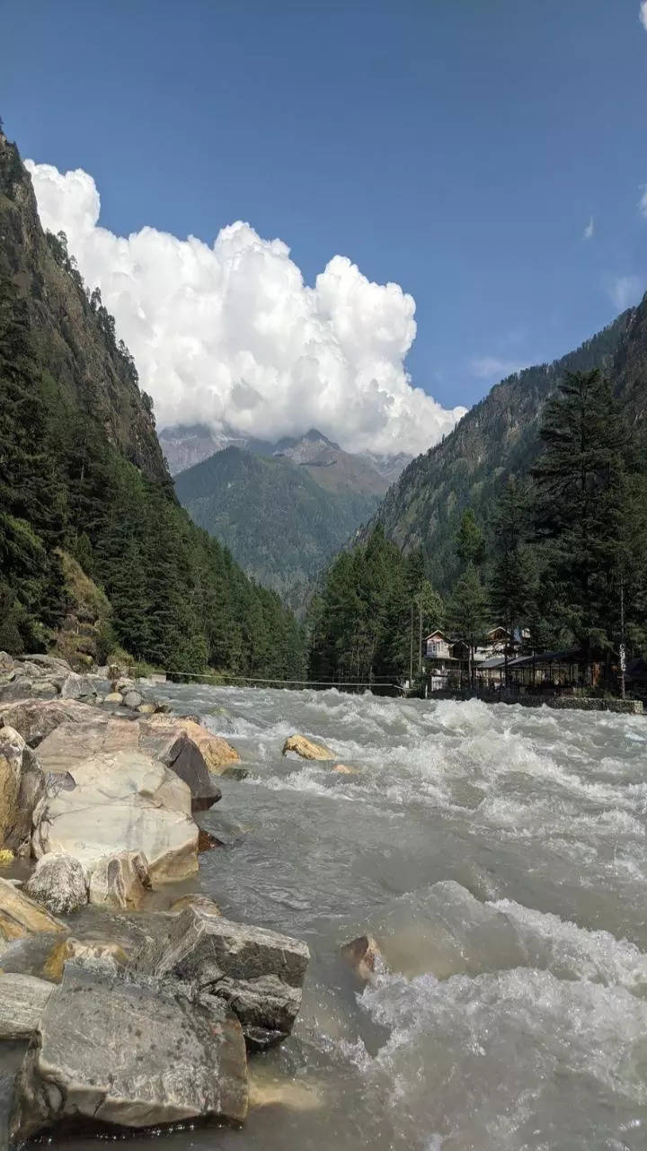 <p>Kasol retains its charm with serene surroundings and access to nearby villages like Chalal and Malana. July offers pleasant weather for exploring the Parvati Valley.</p>
