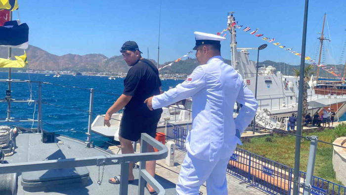 marmaris’te 1 temmuz denizcilik bayramı’nda askeri gemiler ziyarete açıldı