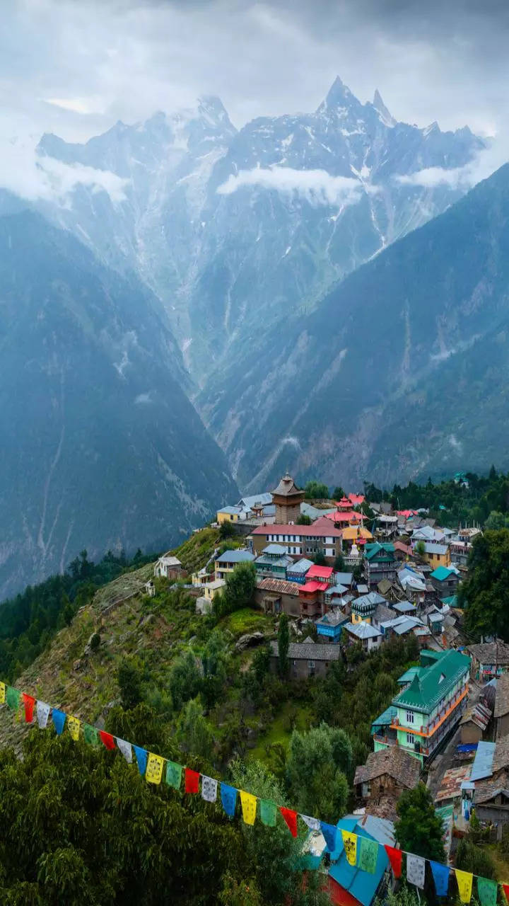 <p>Kalpa offers stunning views of the Kinner Kailash range. It's known for its apple orchards, ancient monasteries, and the Narayan-Nagini temple complex. July allows for clear views of snow-capped peaks.</p>