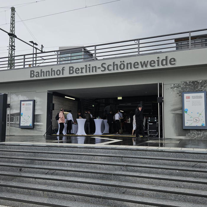 mehr fahrgäste als dresden : berliner bahnhof schöneweide nach sechs jahren fertiggestellt