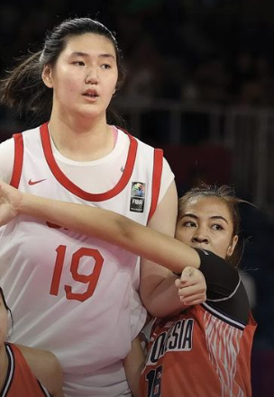 the unstoppable basketball prodigy zhang ziyu, 17, may soon be headed to the wnba