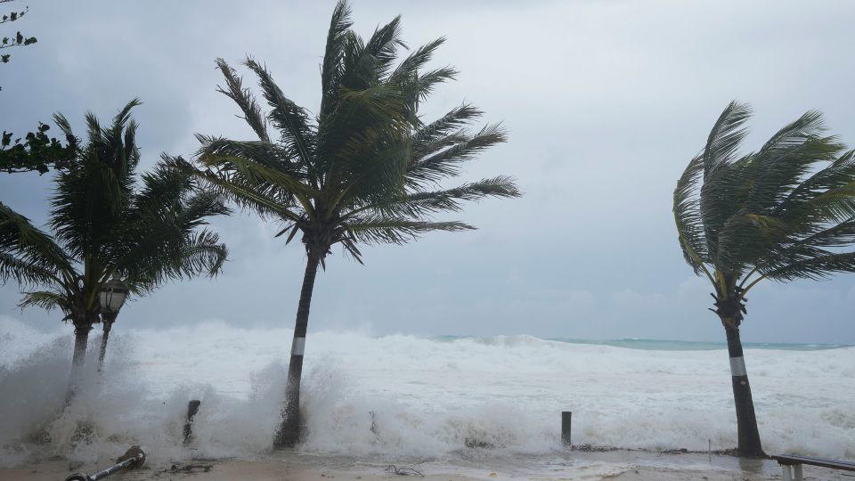 hurricane beryl makes landfall as life-threatening category 4 storm