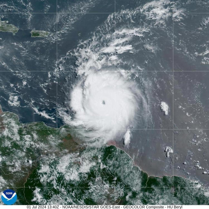 ouragan béryl : des vents de 240 km/h « potentiellement meurtriers » touchent le sud des antilles