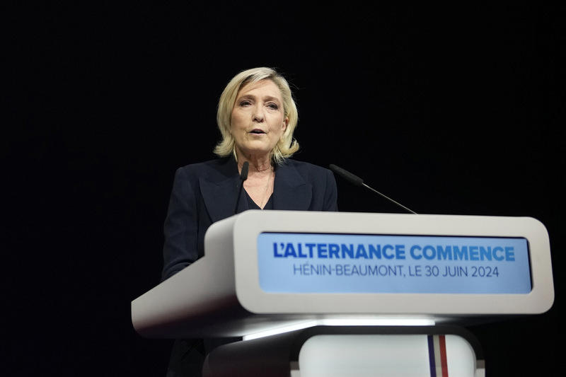 politické strany ve francii po 1. kole voleb spojují síly proti krajní pravici