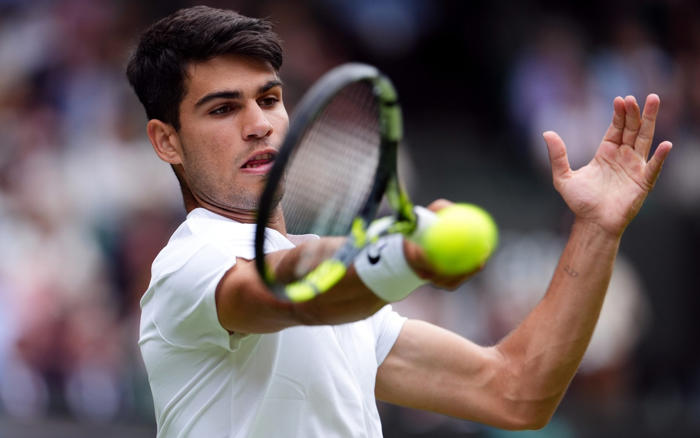 carlos alcaraz dazzles on centre court to start wimbledon defence with a win