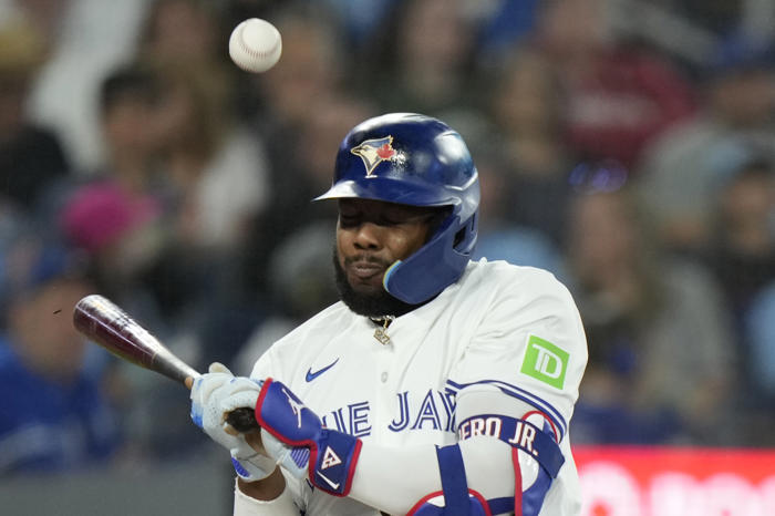 vladimir guerrero jr. scratched from blue jays lineup because of sore right hand