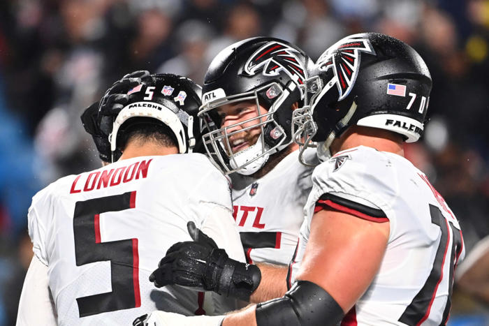 expert ranks falcons ol among very best in 2024