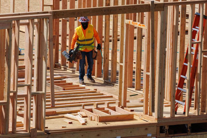 us construction spending unexpectedly falls in may