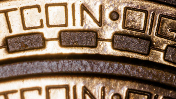 ein illegaler streamingdienst, ein mysteriöses abkommen, nervöse krypto-anleger: das bundesland sachsen könnte zur bitcoin-milliardärin werden