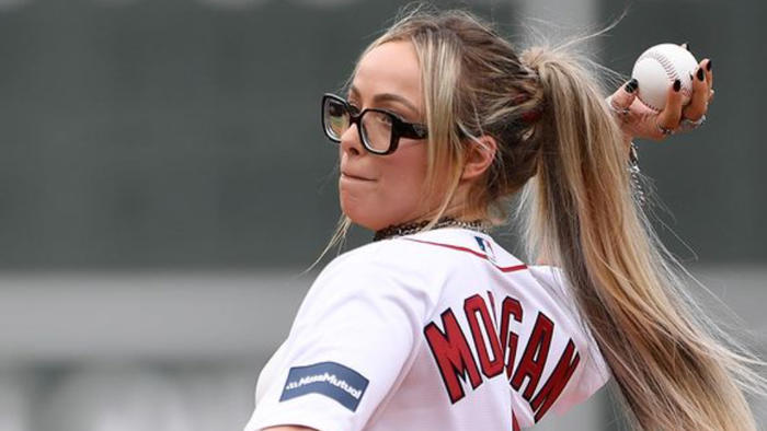 liv morgan threw out the first pitch (and some shade) at a red sox game