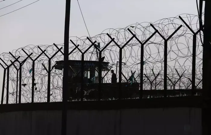 φυλακές ιωαννίνων: κρατούνται υποδιευθυντής και υπάλληλοι μετά από μεγάλη αστυνομική επιχείρηση