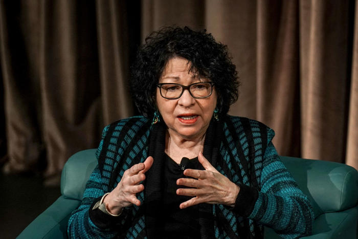 liberal justices sotomayor and jackson issue scathing dissents of trump immunity ruling
