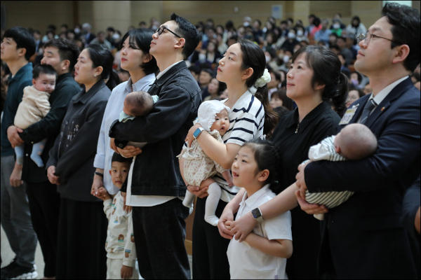 “불교도 출산 가정에도 축하금 드려요” 이 교회의 파격