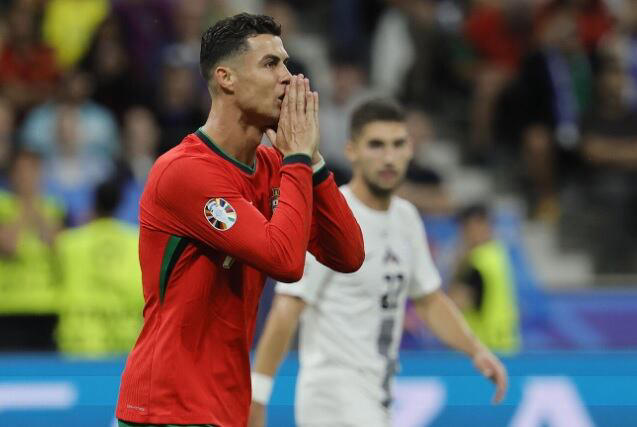 a pesar del dramático llanto de cristiano, portugal zafó ante eslovenia y se metió en los cuartos de la eurocopa