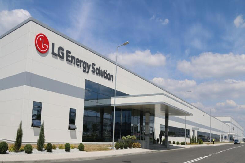 lg에너지솔루션, ‘lfp 배터리’ 수주 대박…”르노에 전기차 59만대 생산 규모 공급”