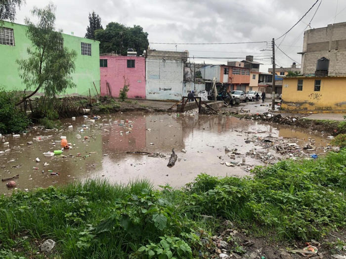 desborde de arenero produce anegación en calles en ecatepec