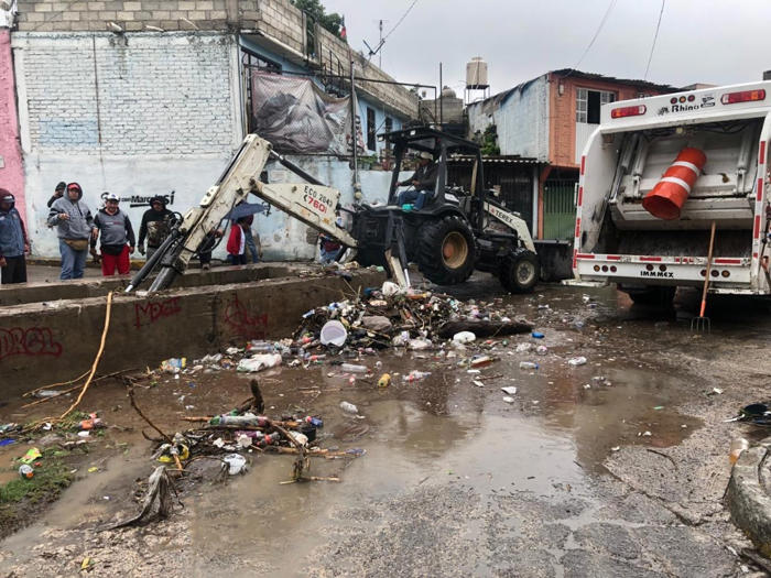 desborde de arenero produce anegación en calles en ecatepec