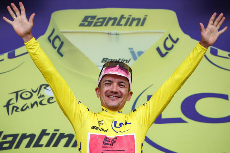carapaz ofrece a ecuador su primer maillot amarillo en el tour de francia