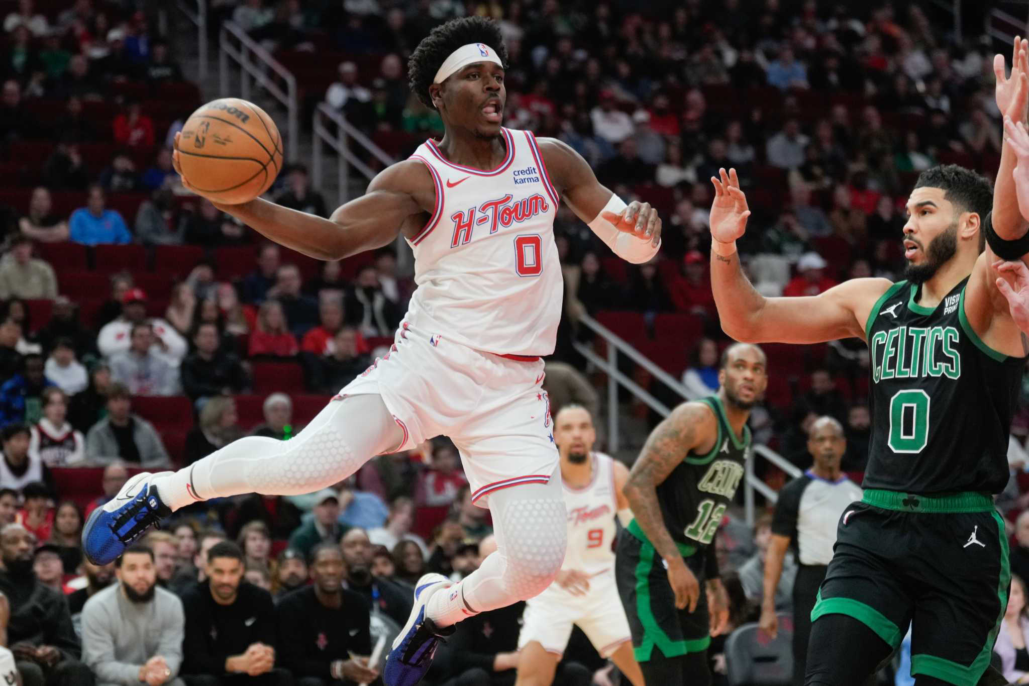 Aaron Holiday returns to Houston Rockets with two-year, $10 million ...