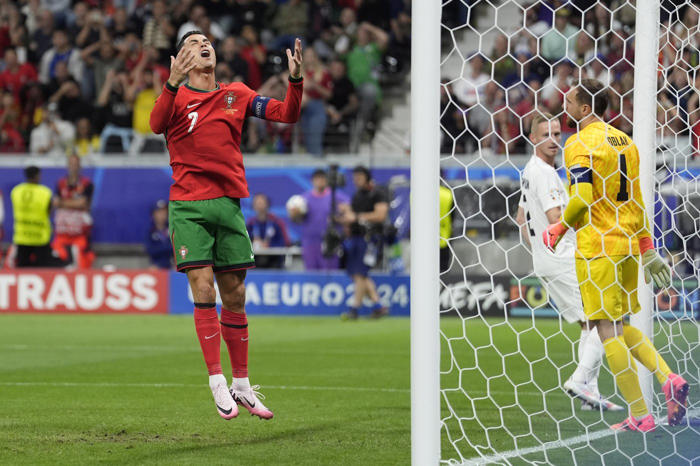 ronaldo frustrated and portugal 0-0 with slovenia at halftime in euro 2024 last 16