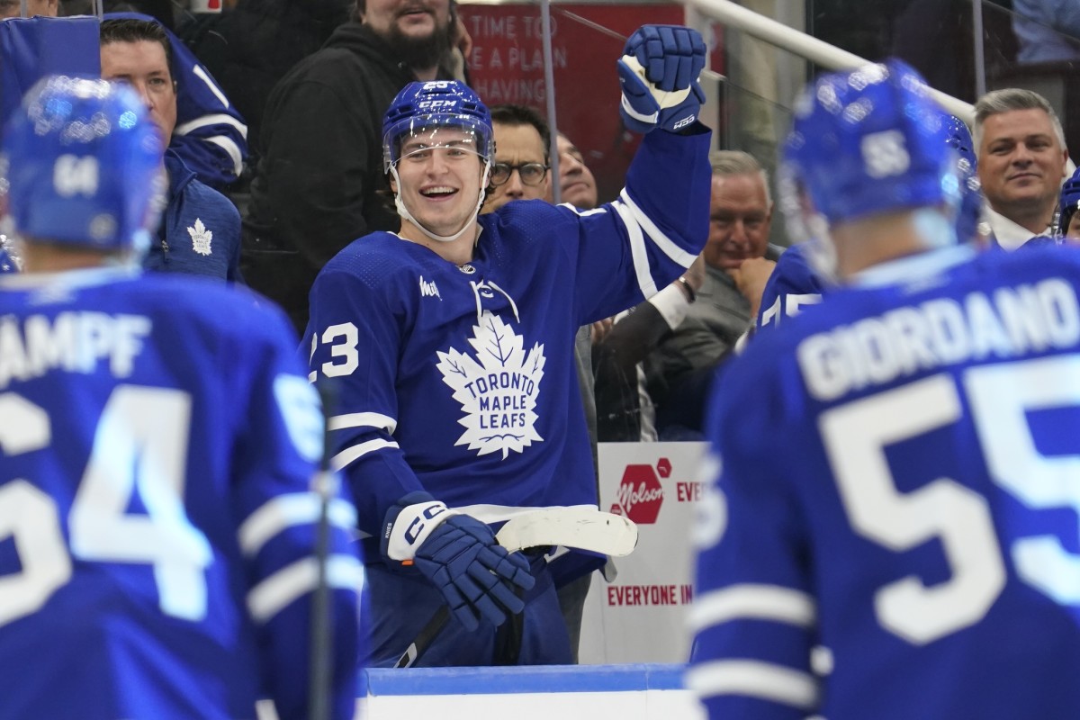 Maple Leafs Forward Matthew Knies Celebrates New Contract For ...