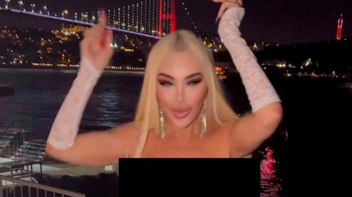 video: jéssica alves tekee rohkean esiintymisen syvään uurretussa hääpuvussa istanbulissa